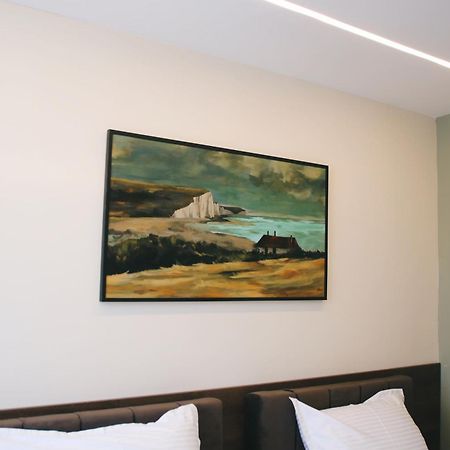 Hotel Rozafa Suhareke 外观 照片