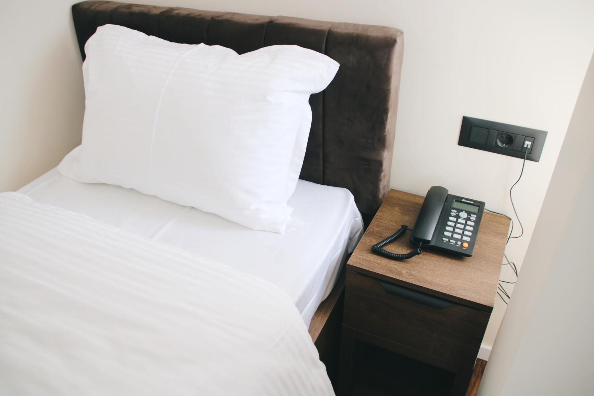 Hotel Rozafa Suhareke 外观 照片