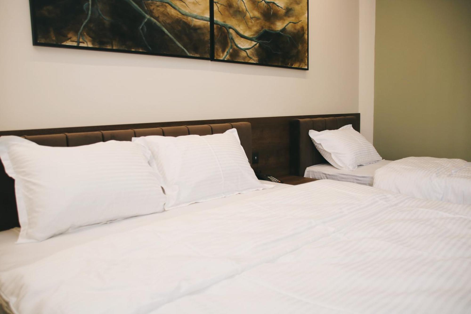 Hotel Rozafa Suhareke 外观 照片