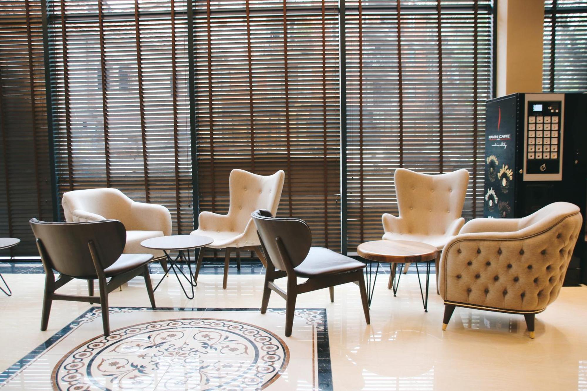 Hotel Rozafa Suhareke 外观 照片